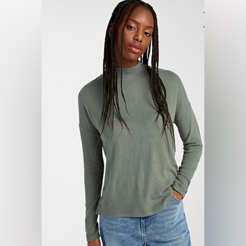 Twik long sleeve mockneck